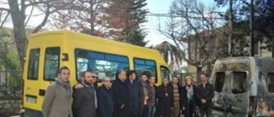 Il sindaco di Locri consegna uno scuolabus al Comune di Martone