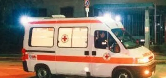 Donna travolta da un'auto nel cosentino, muore sul colpo