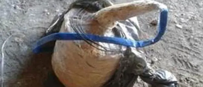 Crotone, bomba carta davanti attività commerciale