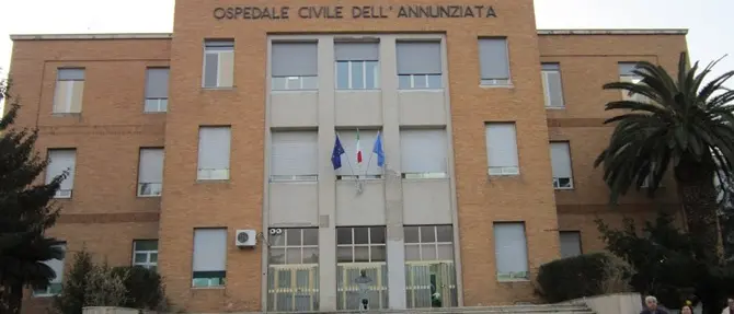 Bimbo morto durante il parto a Cosenza, tre indagati