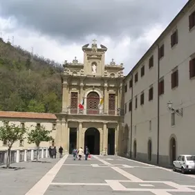 'Buco' al Santuario di Paola, la difesa dei frati | VIDEO