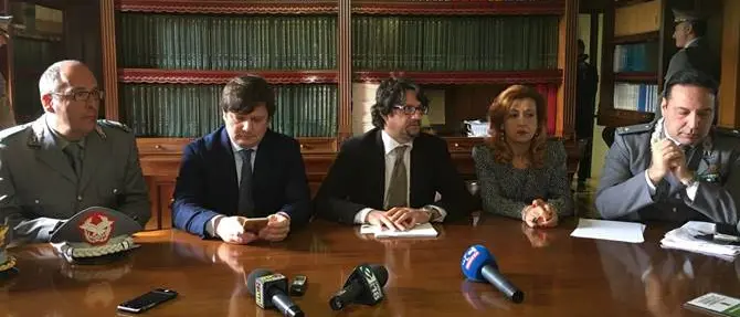 Traffico illecito di rifiuti, cinque arresti nel cosentino FOTO-VIDEO-INTERVISTE