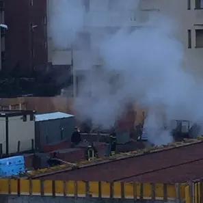 Vibo, in fiamme un mezzo al lavoro per il nuovo teatro. Incendio doloso -FOTO/VIDEO