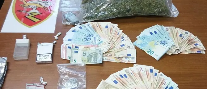 Droga nell'autolavaggio: 4 arresti