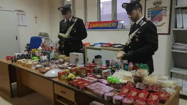 Quattro arresti a Crotone per furto generi alimentari , ANSA