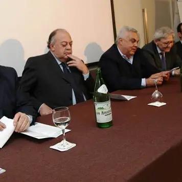 Trasporto pubblico locale, Oliverio: 'fattore di reale crescita della nostra regione'