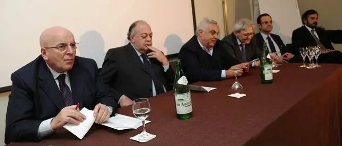 Trasporto pubblico locale, Oliverio: 'fattore di reale crescita della nostra regione'