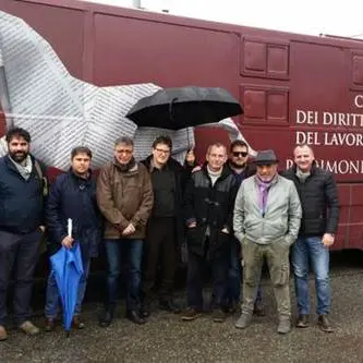 A Catanzaro il Pullman 'diritti lavoro' della Cgil