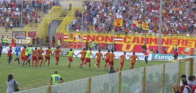 Catanzaro vs Benevento: pareggio con brivido play out