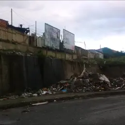 Quel campo rom affacciato sull’ospedale -FOTO