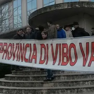 Ennesima protesta dei lavoratori della provincia di Vibo