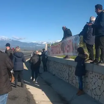 Bloccata la protesta dei lavoratori della provincia di Vibo sull'A3 VIDEO