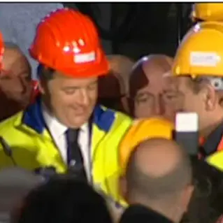 Renzi da Mormanno: 'La Salerno-Reggio è il simbolo delle cose che non vanno' FOTO-VIDEO