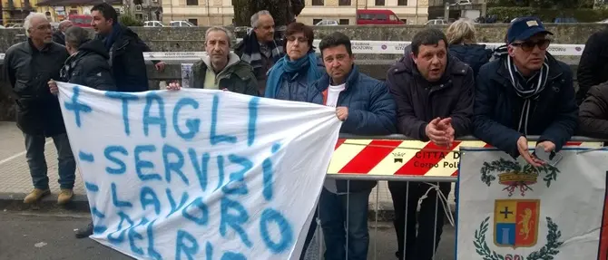Lavoratori della Provincia di Vibo ricevuti da Delrio