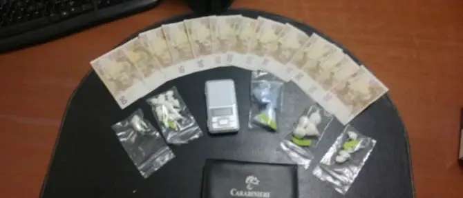 Droga in un negozio a CatanzaroLido, Cavigliano ai domiciliari