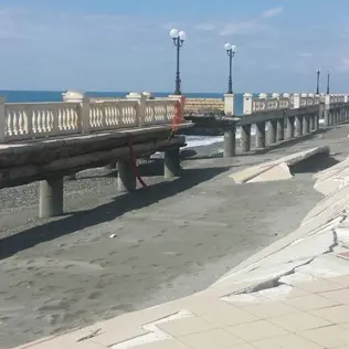 Quel lungomare pericolante di Nocera Marina FOTO-VIDEO