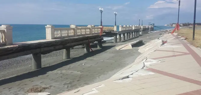 Quel lungomare pericolante di Nocera Marina FOTO-VIDEO