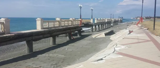 Quel lungomare pericolante di Nocera Marina FOTO-VIDEO