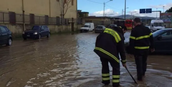 Maltempo nel catanzarese, oltre quaranta gli interventi dei vigili del fuoco