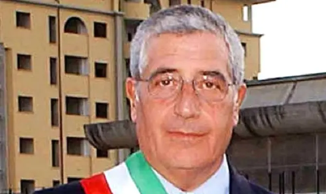 L’ex sindaco di Rende legato alle cosche