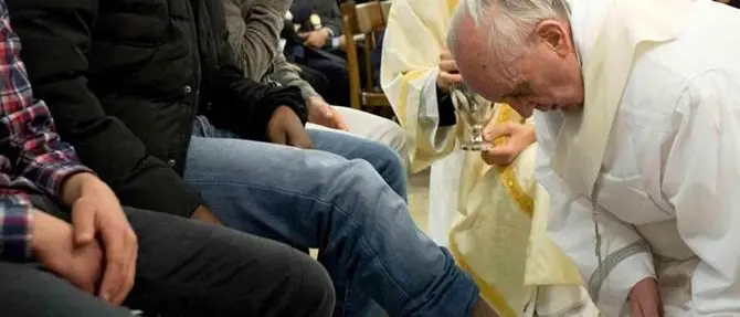 Lavanda dei piedi ai carcerati - VIDEO