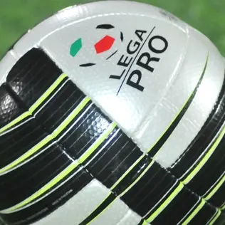 Lega Pro - E' bagarre in testa come in coda