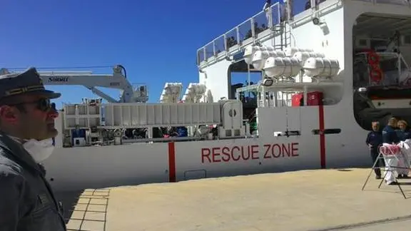Migranti nel porto di Reggio Calabria , ANSA