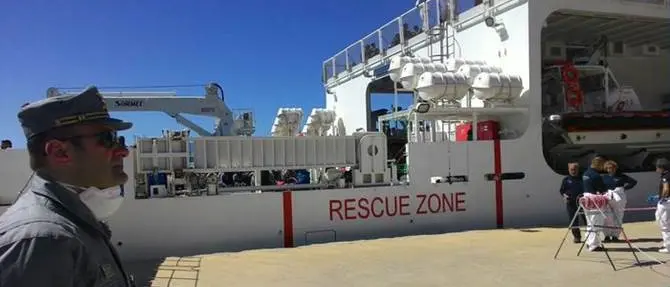 Reggio, sbarcati 774 migranti