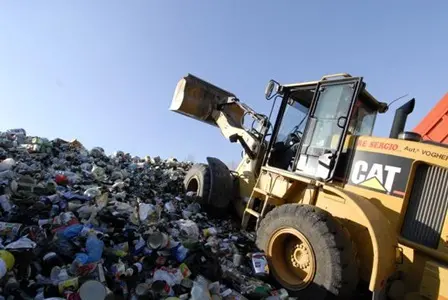 Rifiuti, fondi bloccati ai comuni morosi