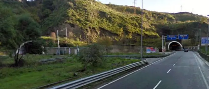 Appalto sospetto per i lavori nella galleria Sansinato di Catanzaro: aperta indagine VIDEO