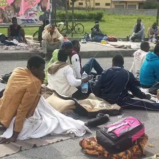 Nuova protesta dei migranti a Lamezia FOTO