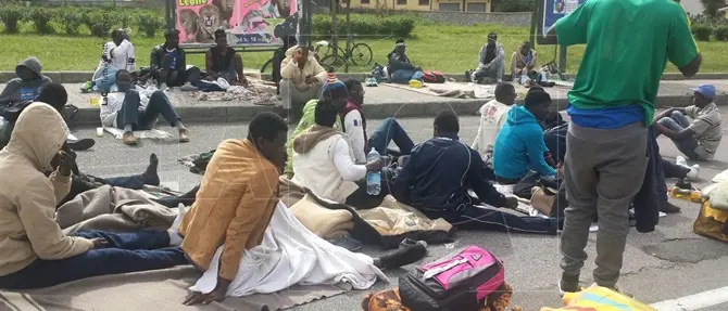 Nuova protesta dei migranti a Lamezia FOTO