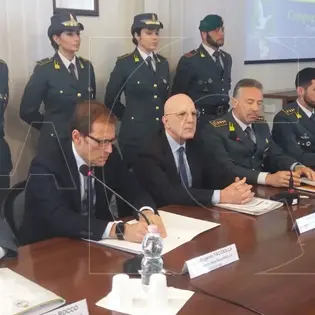 'Furbetti del cartellino' all'Asp, blitz a Cosenza: 12 misure cautelari NOMI-VIDEO