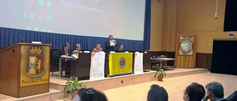 Internet e i suoi pericoli, esperti a confronto a Vibo -VIDEO