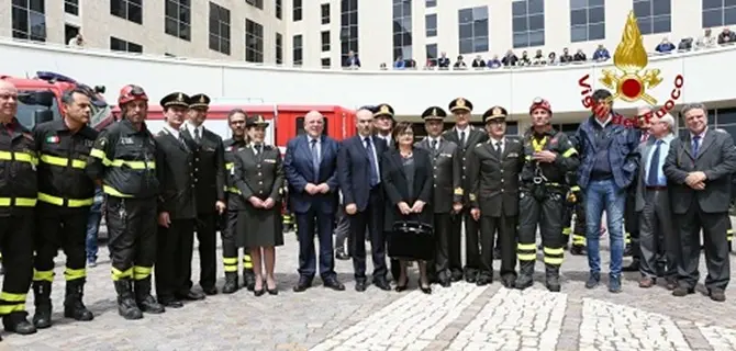 La Regione consegna nuovi mezzi acquistati con i fondi europei ai Vigili del fuoco