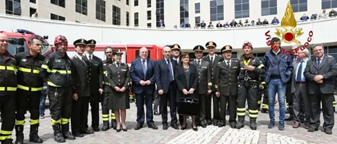 La Regione consegna nuovi mezzi acquistati con i fondi europei ai Vigili del fuoco