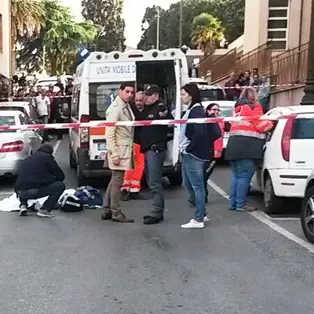 Uomo colto da malore muore a Vibo in pieno centro