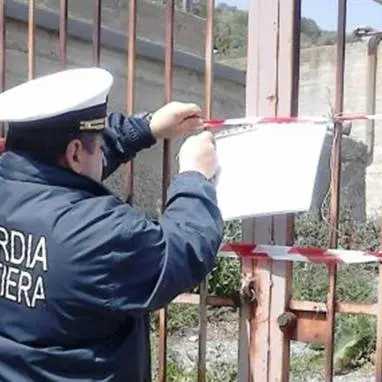 Depuratore in stato di abbandono e liquami nel vallone, sequestrato impianto nel reggino