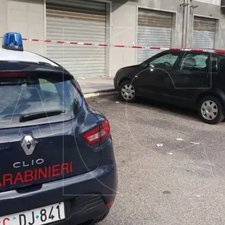 Rende, prima accoltella il coinquilino e poi si getta dal balcone FOTO-VIDEO-DETTAGLI