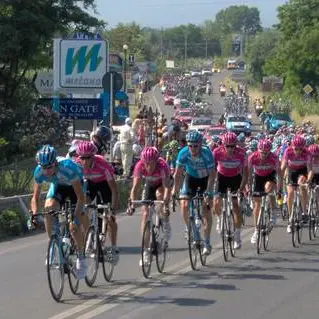 Aeroporto di Lamezia, atterrata la carovana del Giro d’Italia