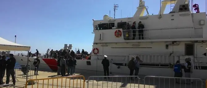 Sbarco a Crotone e Reggio, 639 migranti giunti in Calabria - VIDEO