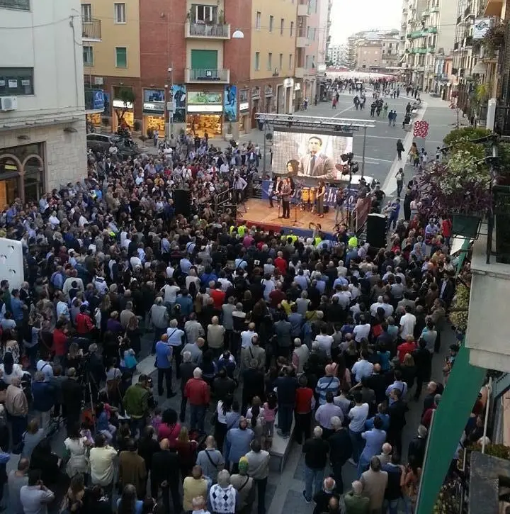 Elezioni Cosenza: Occhiuto in piazza