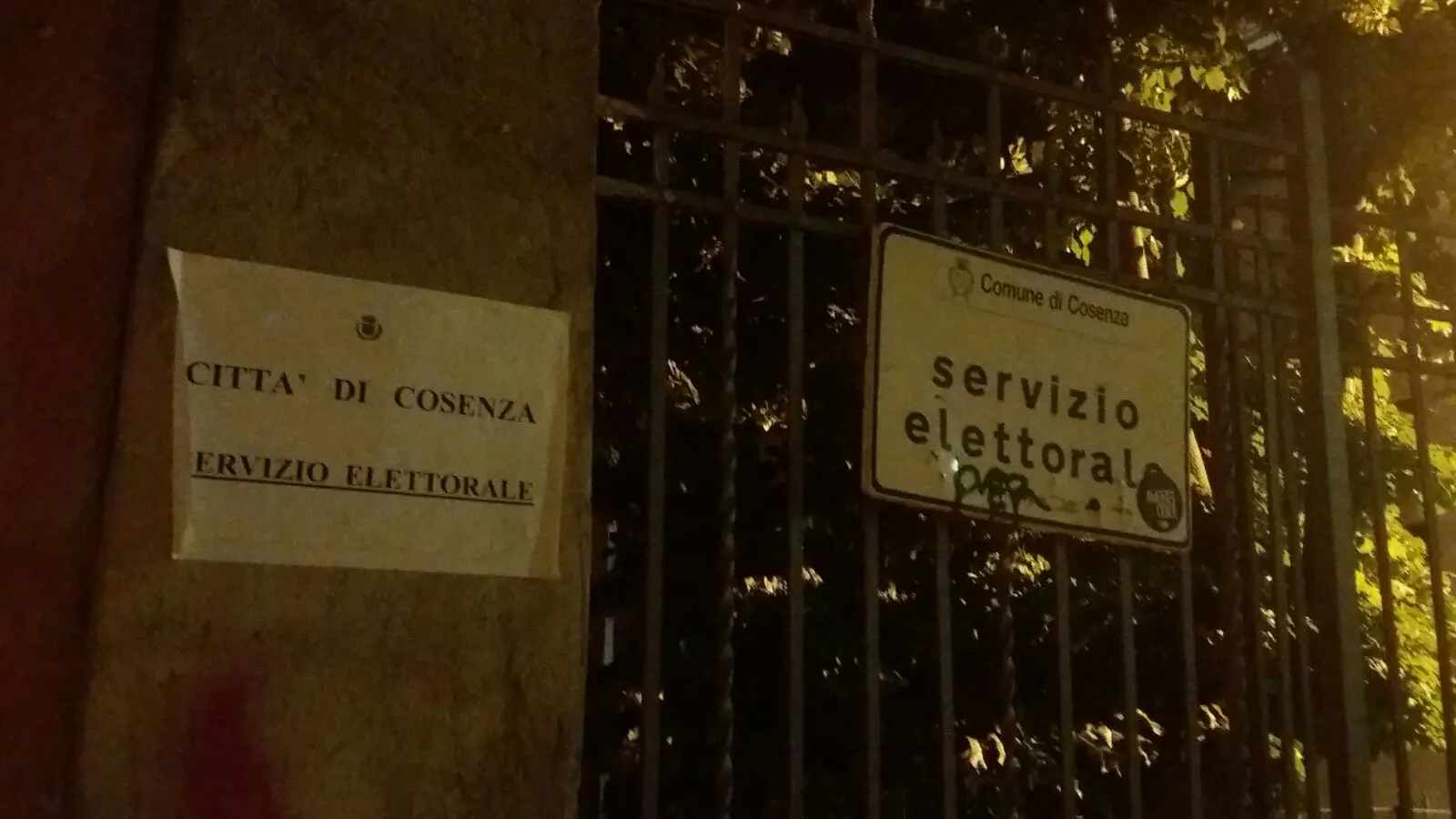 Amministrative Cosenza: Carabinieri all'ufficio elettorale