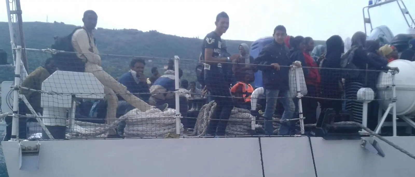 Migranti, 370 sbarcati al porto di Vibo Marina