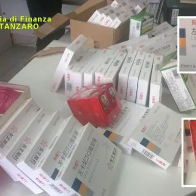 Sette chili di farmaci ad alto rischio per la salute, cittadino cinese bloccato in aeroporto - VIDEO