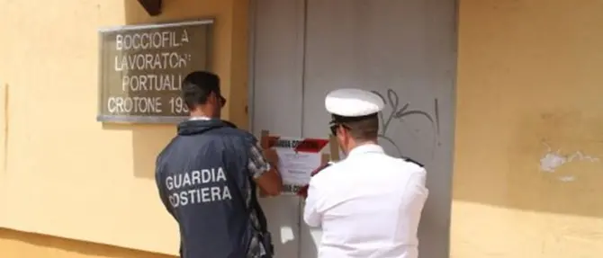 Crotone, sequestrata la sede della Compagnia portuale