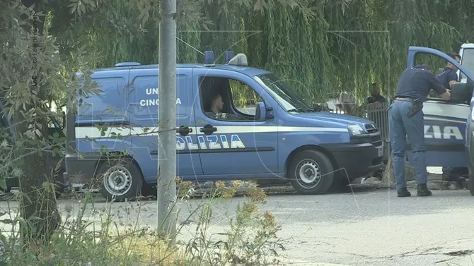 Vasta operazione della Polizia nel campo rom di Cosenza