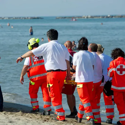 Rossano, cadavere di un uomo ritrovato sulla spiaggia