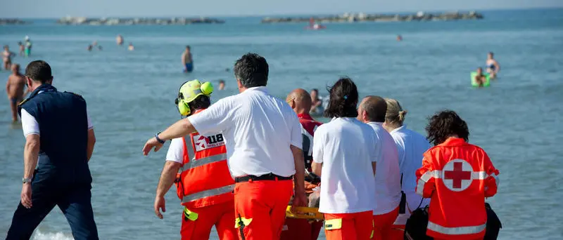 Rossano, cadavere di un uomo ritrovato sulla spiaggia