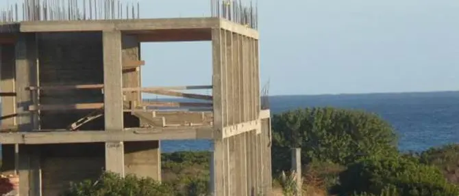 Lotta all'abusivismo: demolita villa a Bagnara Calabra